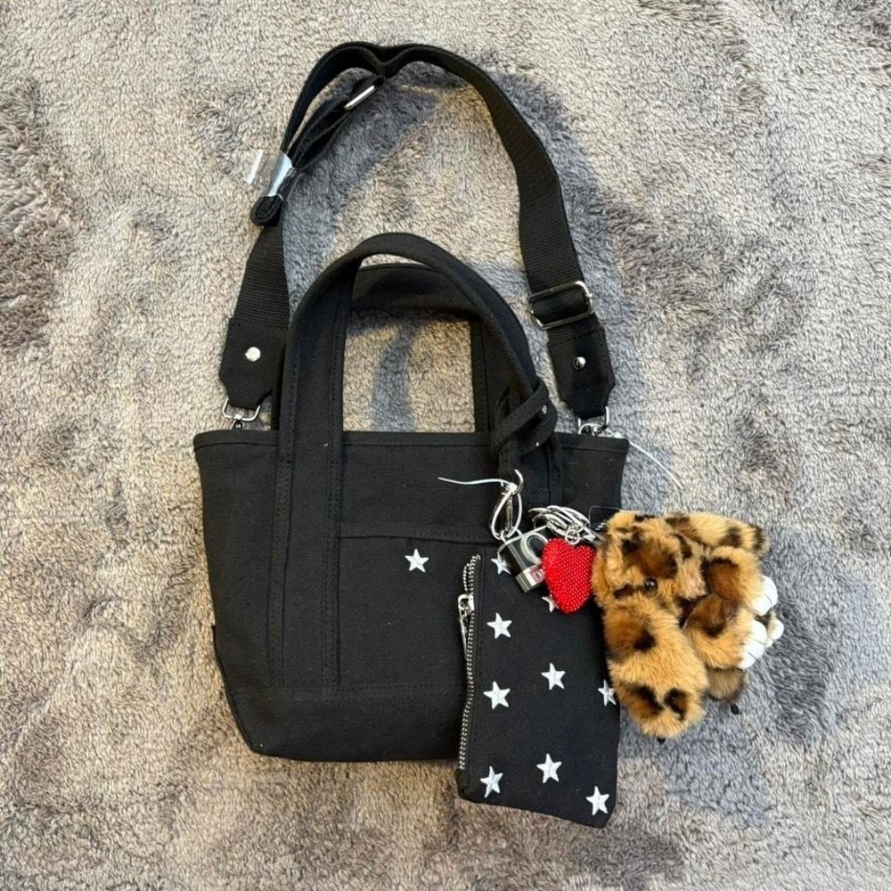 Cute Trendy Madden Girl Black and White‎ Star Canvas Tote Bag with Charms
